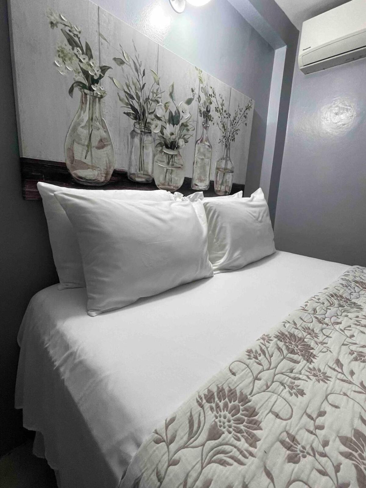 One Bedroom City Apartment Fully Ac With 24Hrs Security Kingston Exteriör bild